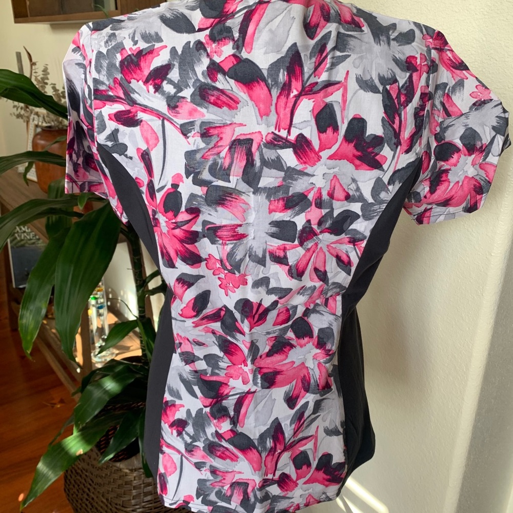 Scrub top - Picture 2 of 3